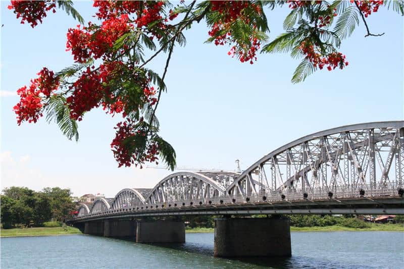 Truong Tien Bridge - Is Hue worth visiting