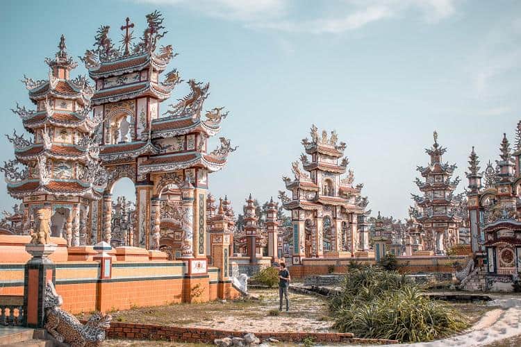 city-of-ghosts-an-bang-cemetery-vietnam